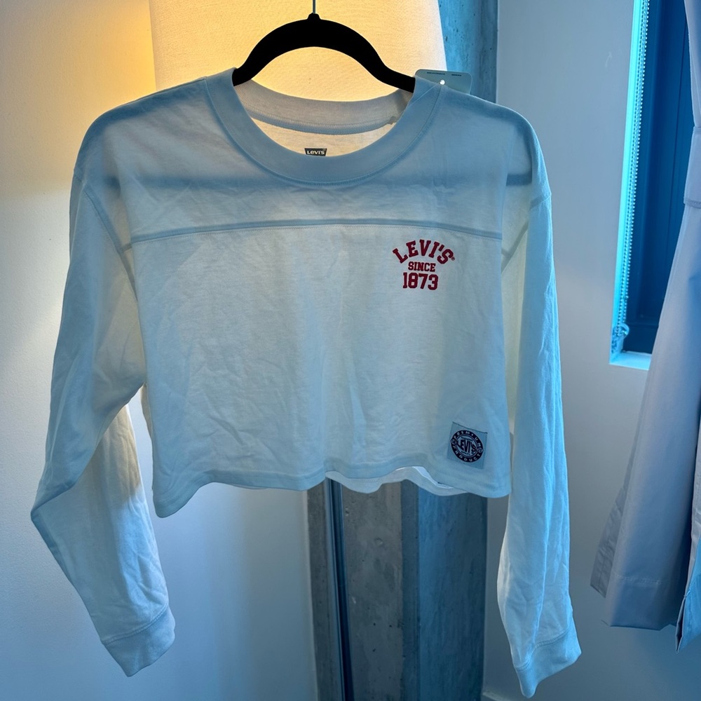 ☀️ NWT cropped levi’s long-sleeve shirt
